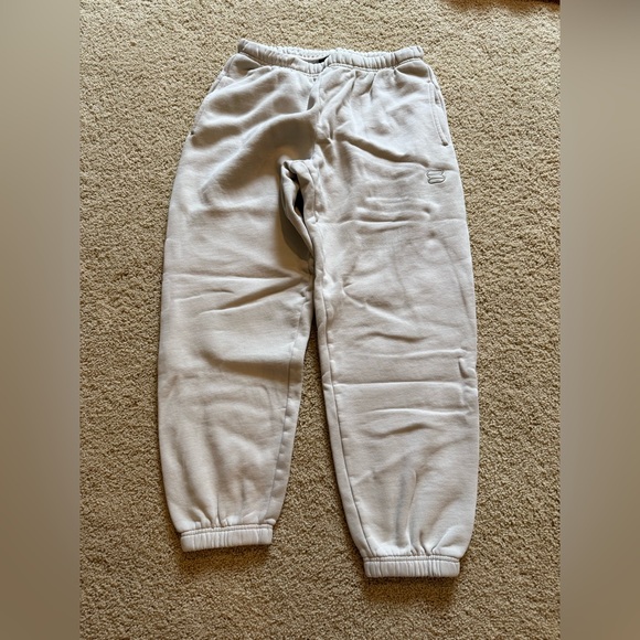 Aritzia Pants - Aritzia jogger sweatpants